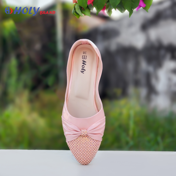 Women’s stylish flat shoes in pink and black with bow and crystal design