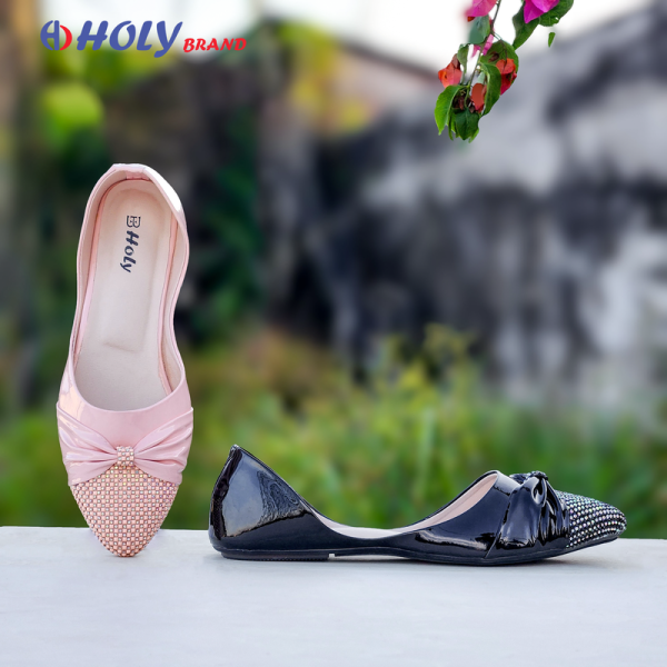 Women’s stylish flat shoes in pink and black with bow and crystal design